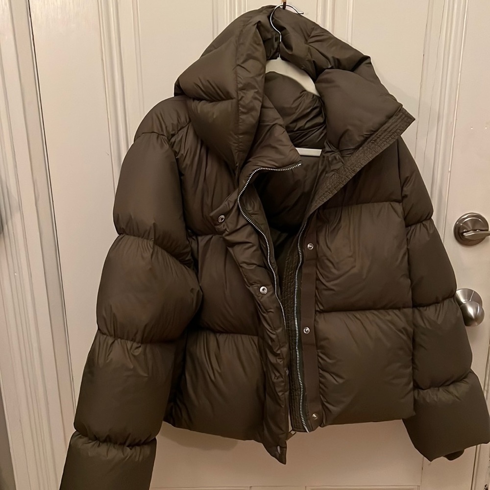 Banana Republic puffy jacket